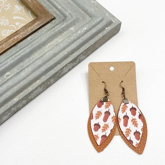 Fall print teardrop hand made earrings - Picture 2 of 2